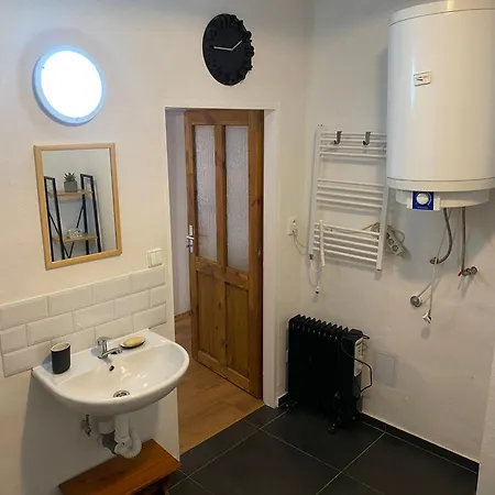 Stodola V Zahrade Apartment